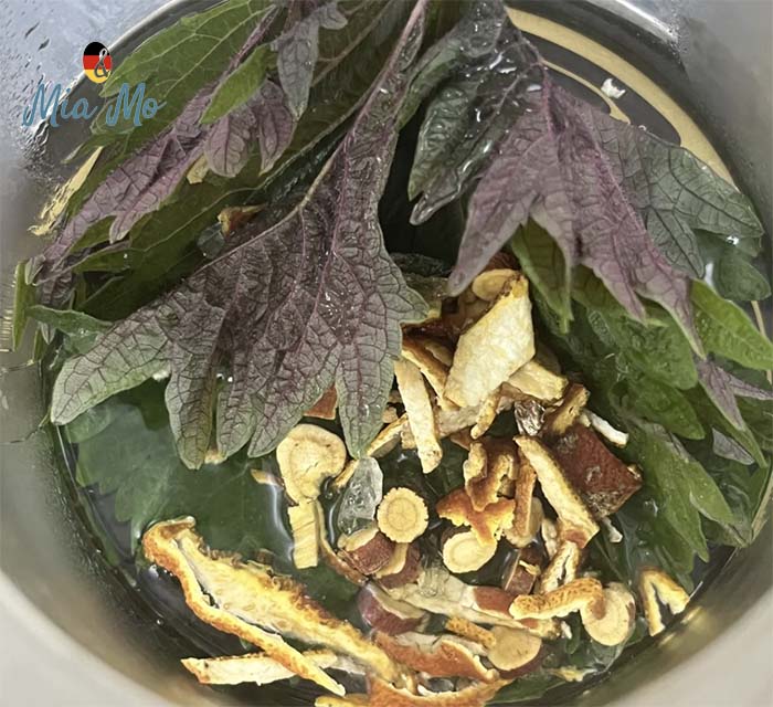 xông hơi mặt bằng lá tía tô